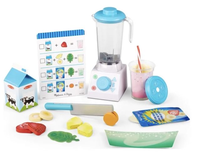 Melissa & Doug 22-Piece Smoothie Maker Blender Set with Wooden Play Food